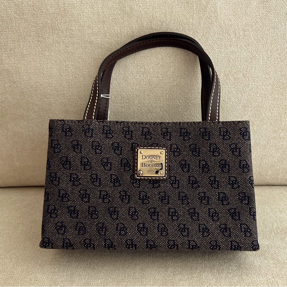 NWT Dooney & Bourke Tiny East/West Bag